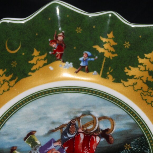 Villeroy & Boch Toy's Fantasy Bowl | Sleigh Ride | Porcelain Serving Bowls - Picture 9 of 11